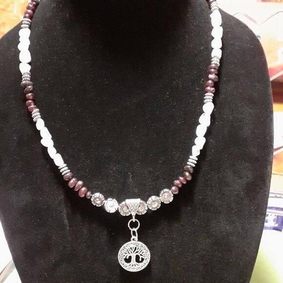 Handmade Garnet and rose quartz necklace, bracelet, earrings - Picture 2 of 8